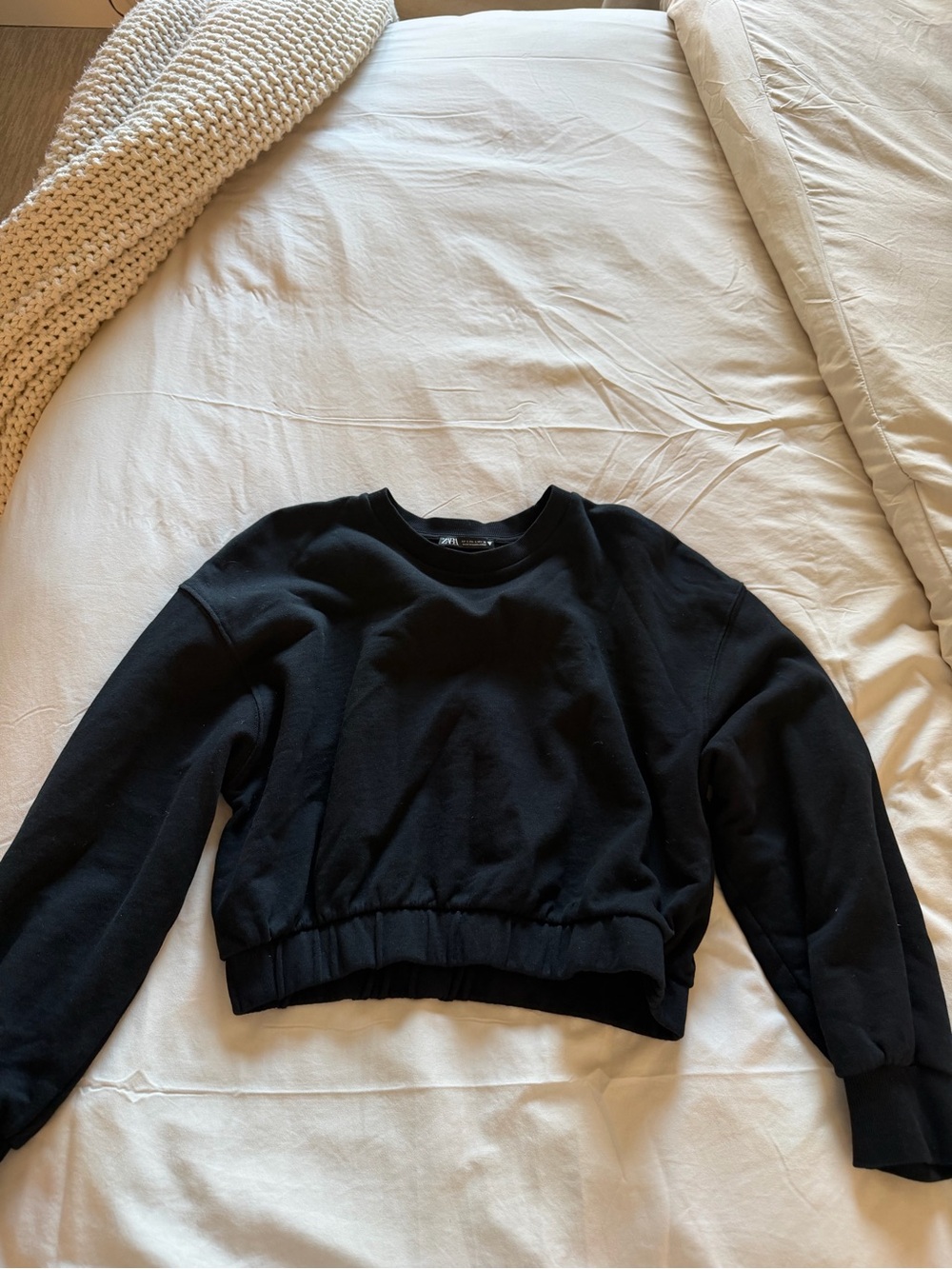 Zara Black Cropped Crewneck Sweatshirt - Women